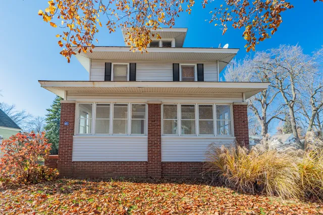 $225,000 | 401 Willard Avenue, Bloomington, IL 61701