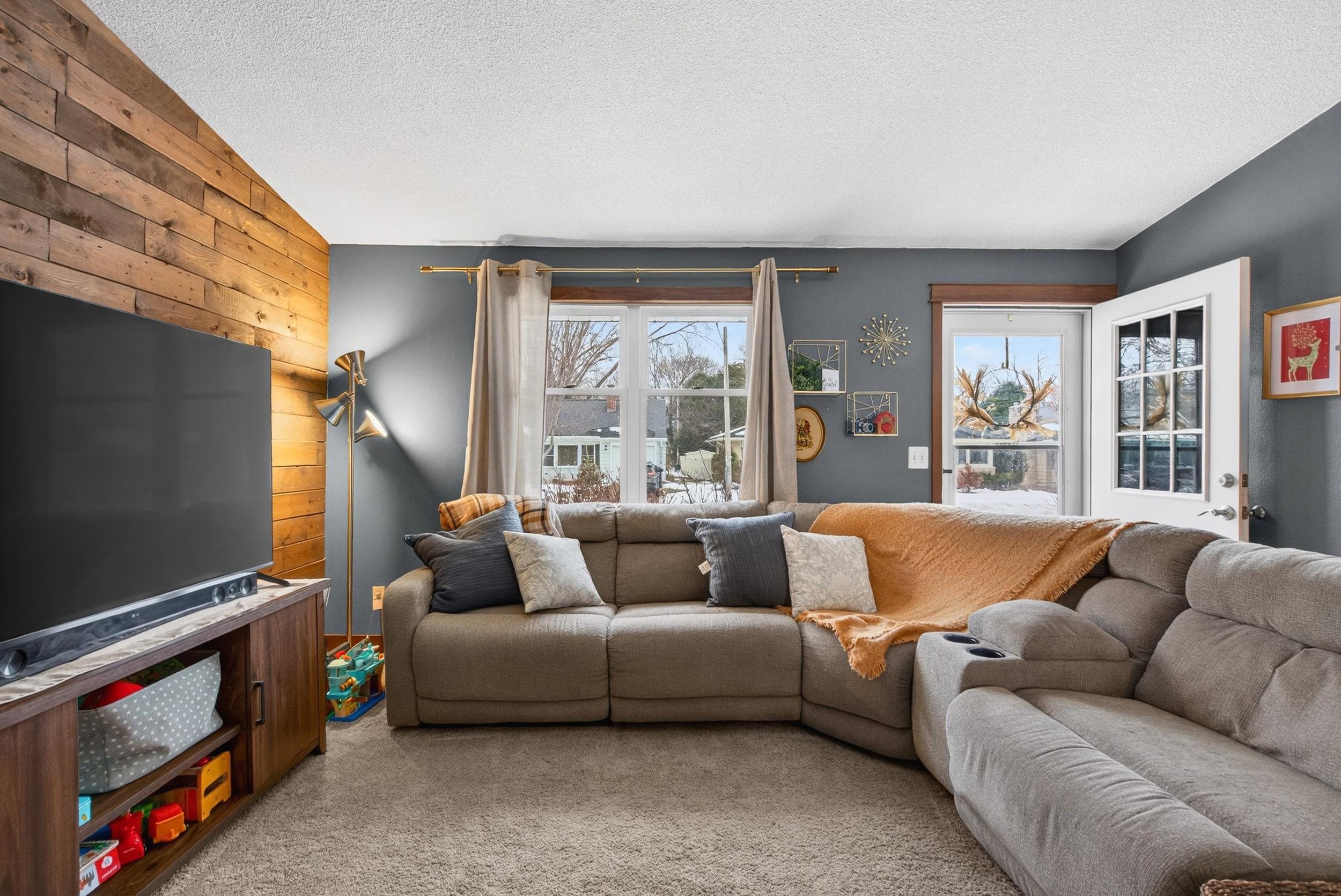 345 River Drive Appleton, WI 54915 - Photo 16 of 30