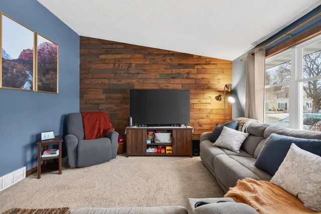 $245,000 | 345 River Drive, Appleton, WI 54915