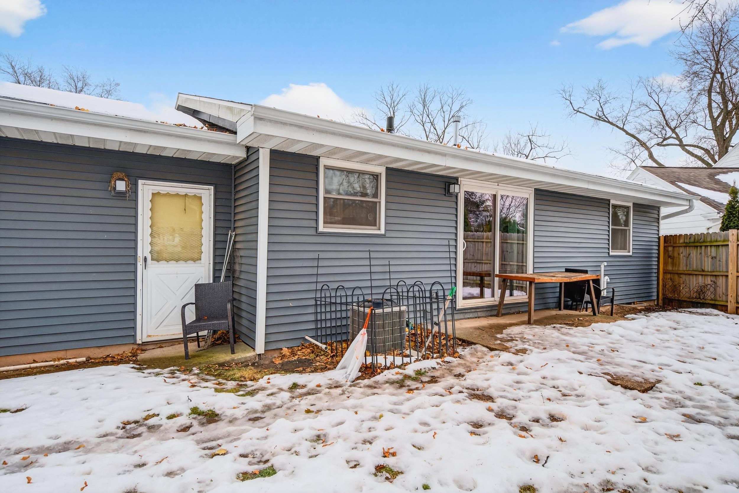 345 River Drive Appleton, WI 54915 - Photo 6 of 30