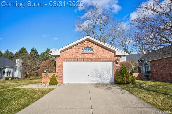 $234,900 | 6361 Squire Lake Drive, Flushing, MI 48433