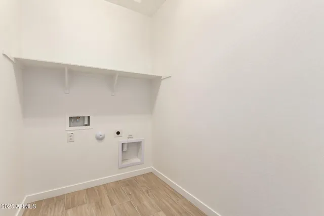 a view of utility room