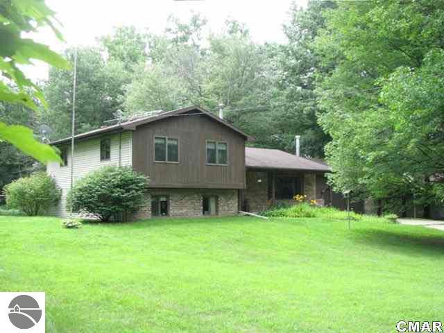 4220 East Baseline Road Mount Pleasant, MI 48858 - Photo 2 of 23 1772716-1.JPG