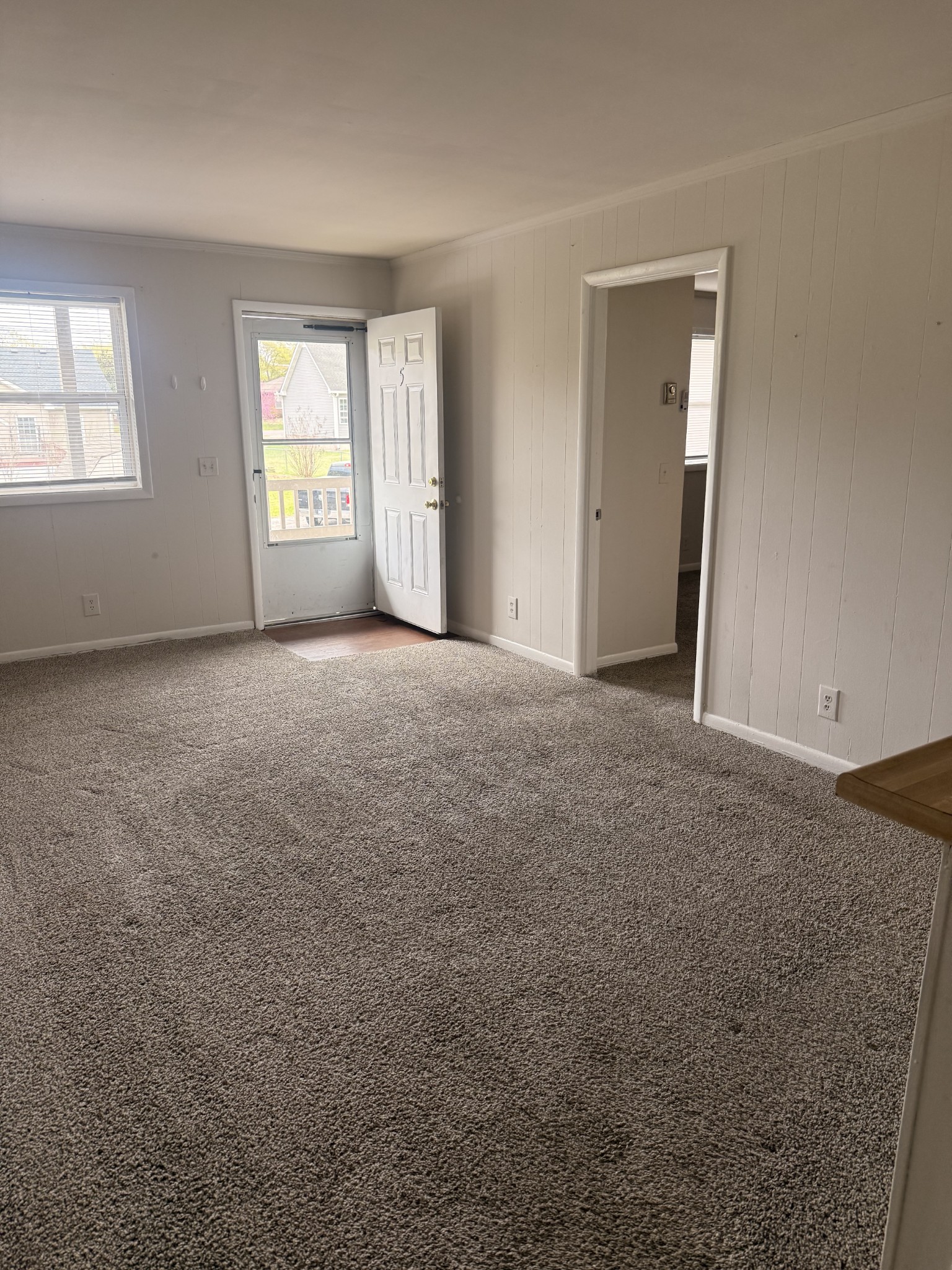 525 Walton Ferry Road, Unit B5 Hendersonville, TN 37075 - Photo 4 of 5 an empty room with windows and closet