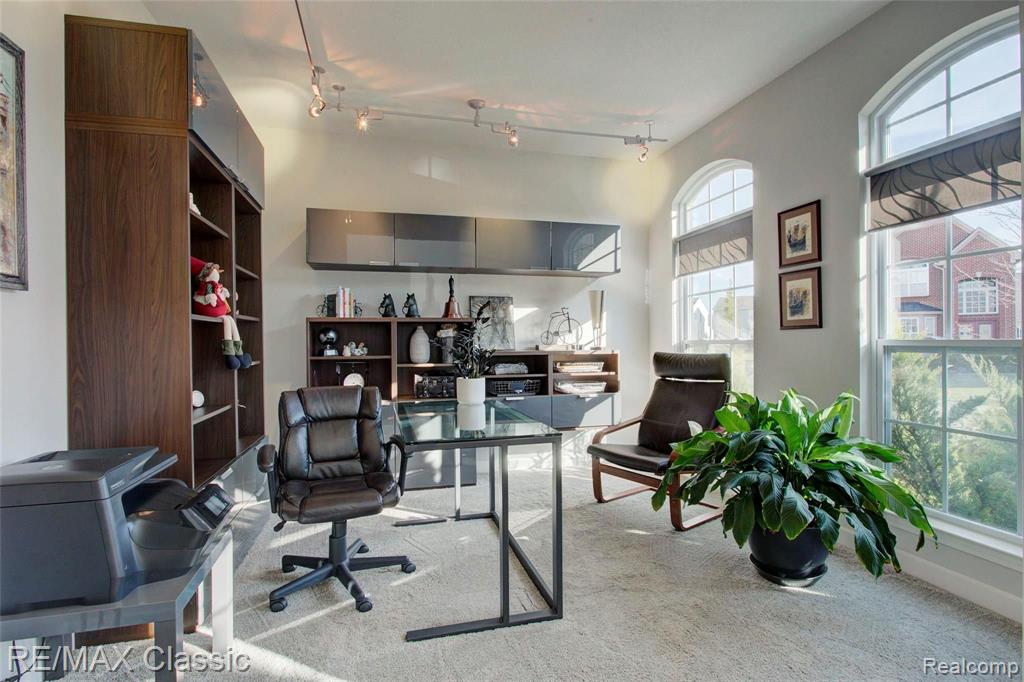 27123 Victoria Road Novi, MI 48374 - Photo 5 of 80