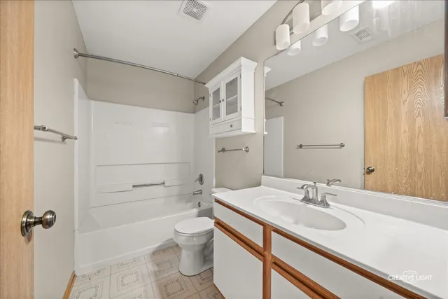 $2,900 | 2477 Smithfield Court, Aurora, IL 60503