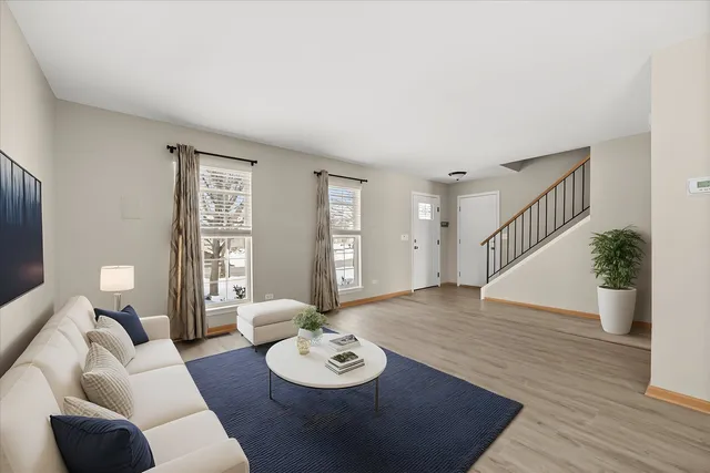 $2,900 | 2477 Smithfield Court, Aurora, IL 60503