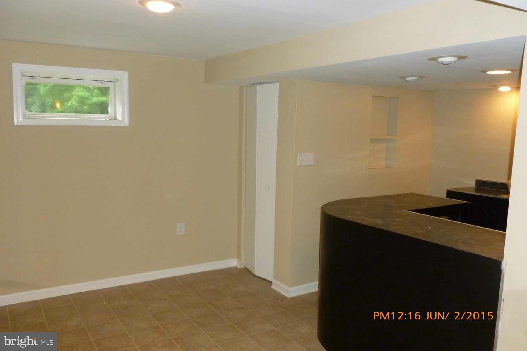 7714 Beechnut Road Capitol Heights, MD 20743 - Photo 21 of 30 Basement Wet Bar