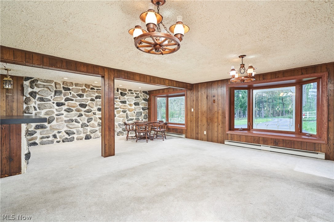 535 Crystal Lake Road Akron, OH 44333 - Photo 15 of 40 Alternate view of Family Room with views toward side of home and driveway/garages.