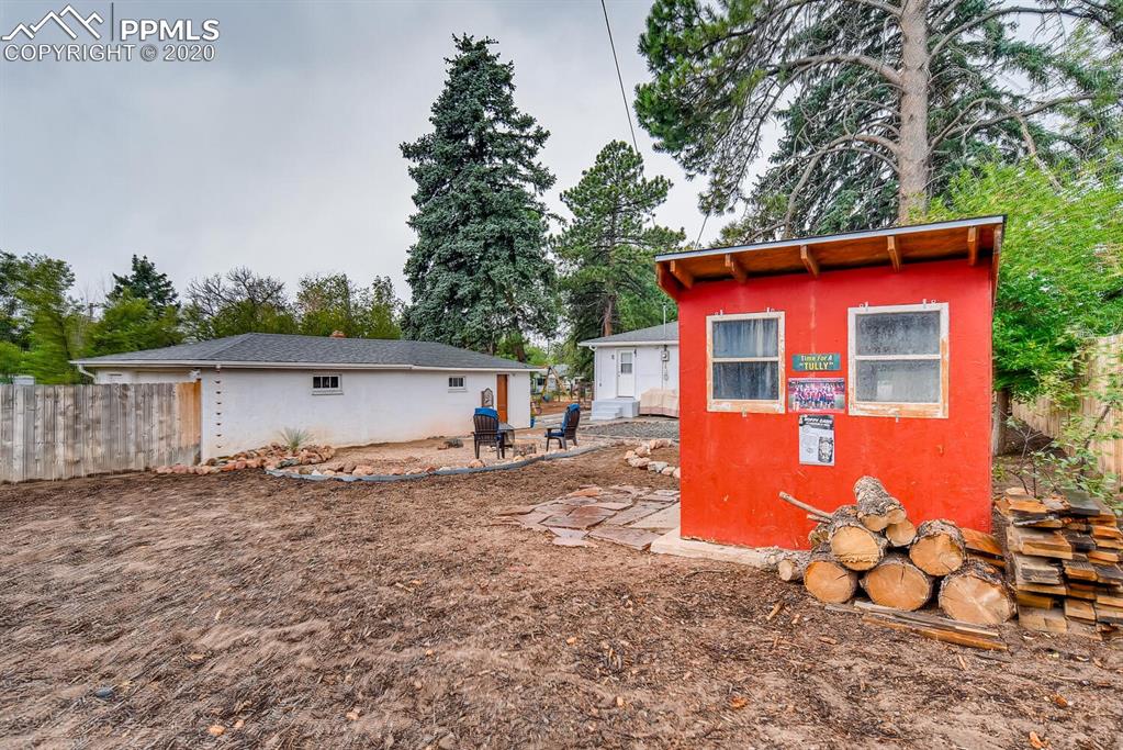 917 Prairie Road Colorado Springs, CO 80909 - Photo 23 of 27 Chicken coop