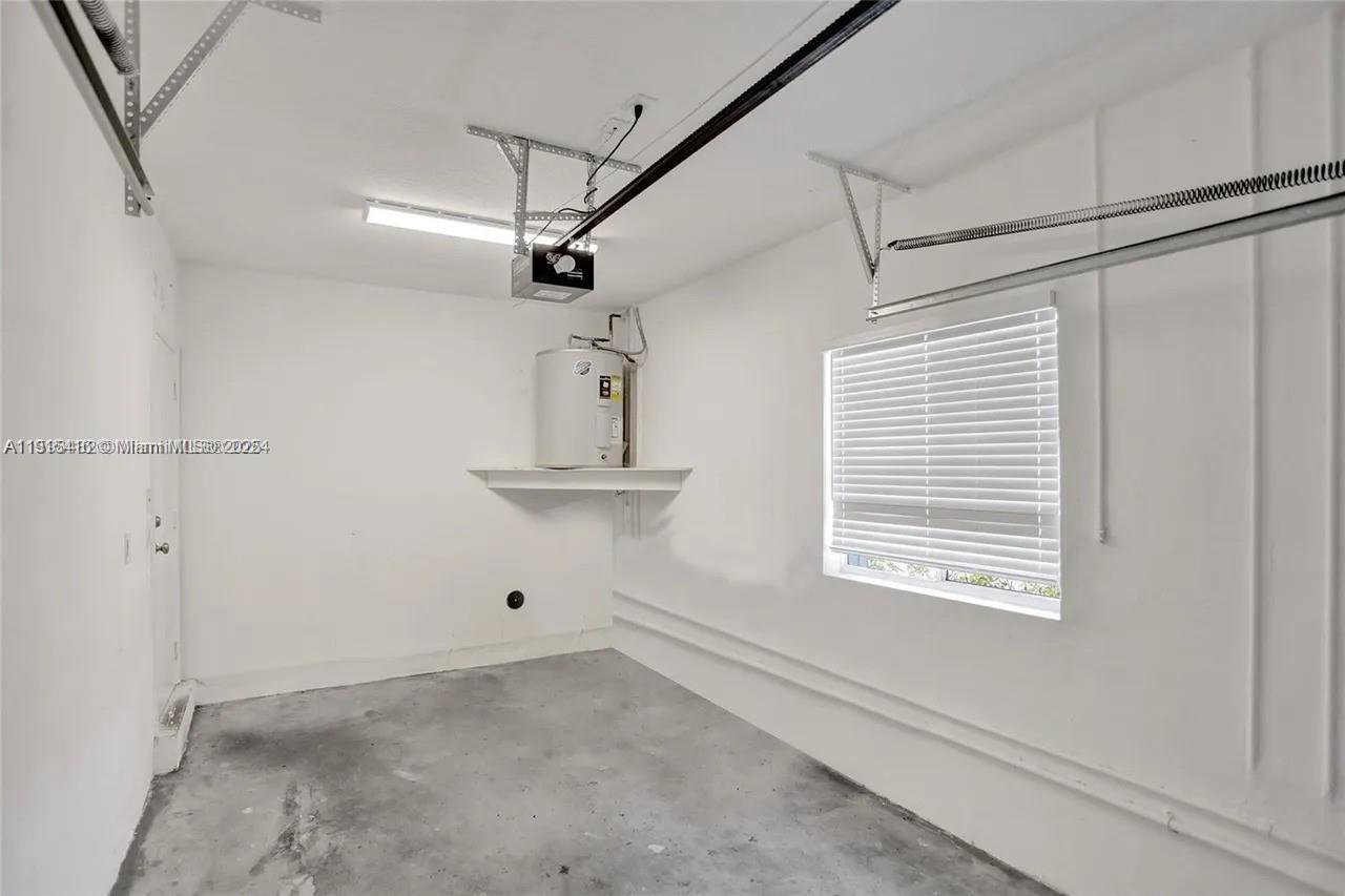 2802 Southwest 128th Way Miramar, FL 33027 - Photo 20 of 37 a view of a window in an empty room