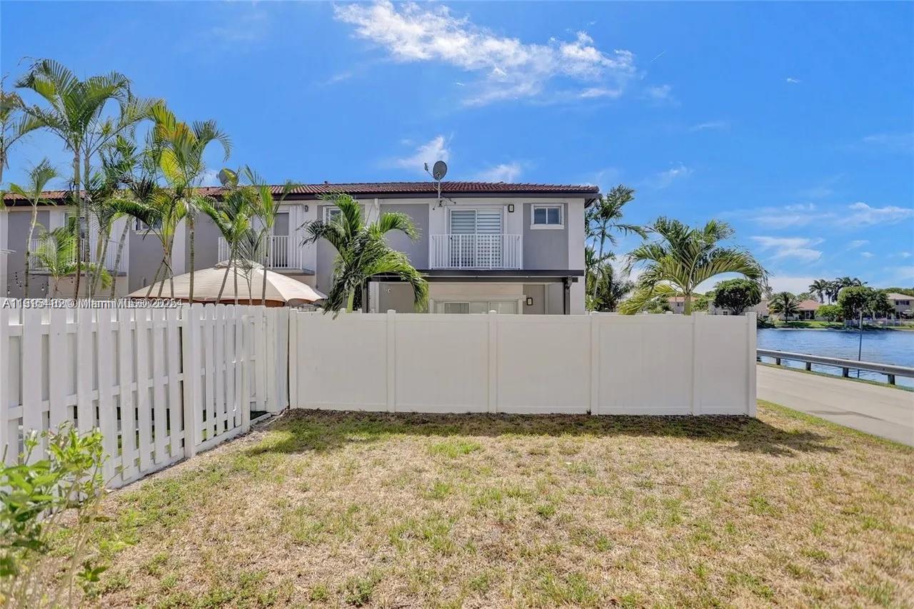2802 Southwest 128th Way Miramar, FL 33027 - Photo 4 of 37 a view of a backyard