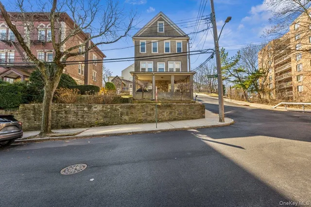 $999,000 | 28 Maynard Street, Tuckahoe, NY 10707