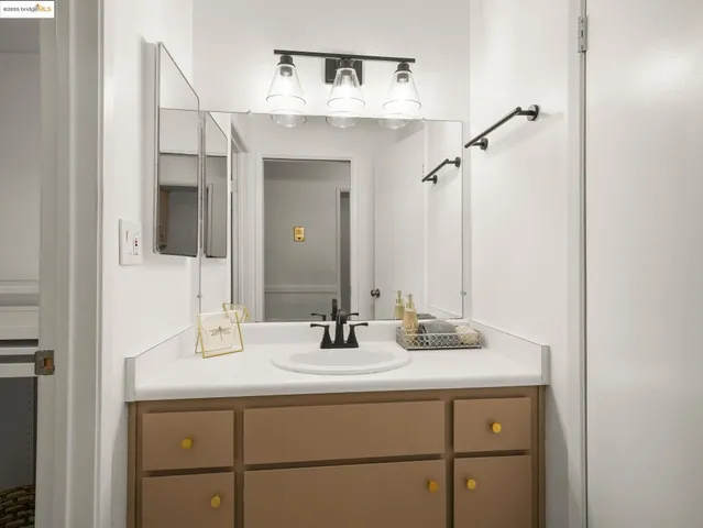 $329,000 | 1321 Webster Street, Unit D212, Alameda, CA 94501