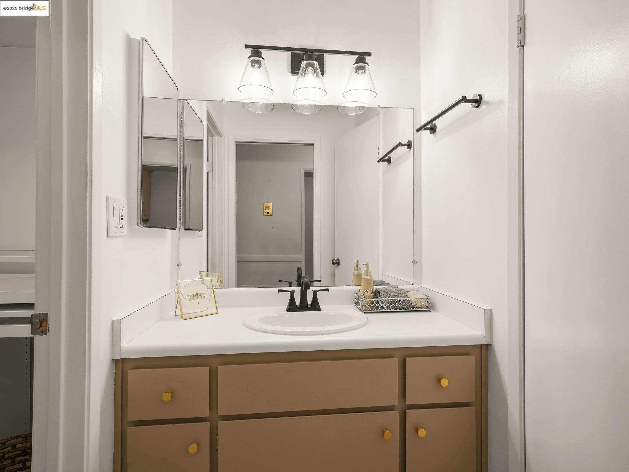 1321 Webster Street, Unit D212 Alameda, CA 94501 - Photo 21 of 47