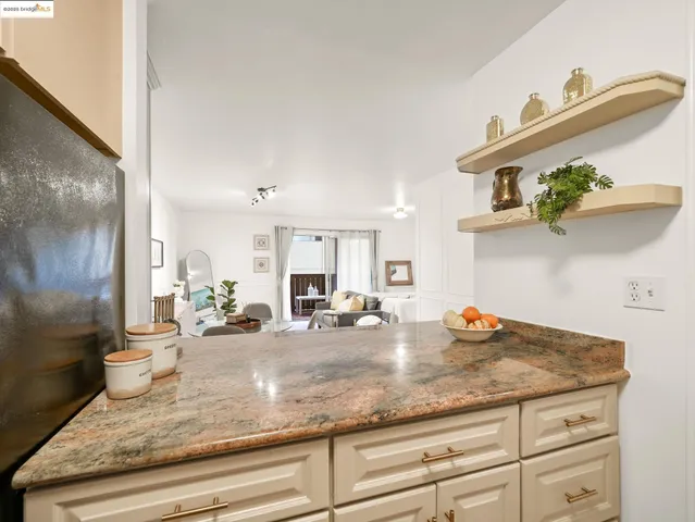 $329,000 | 1321 Webster Street, Unit D212, Alameda, CA 94501