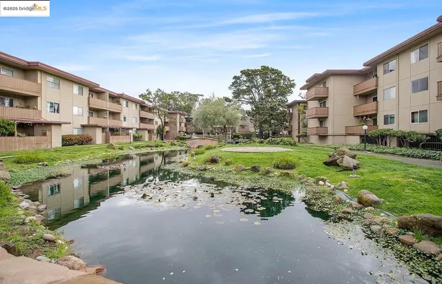$329,000 | 1321 Webster Street, Unit D212, Alameda, CA 94501