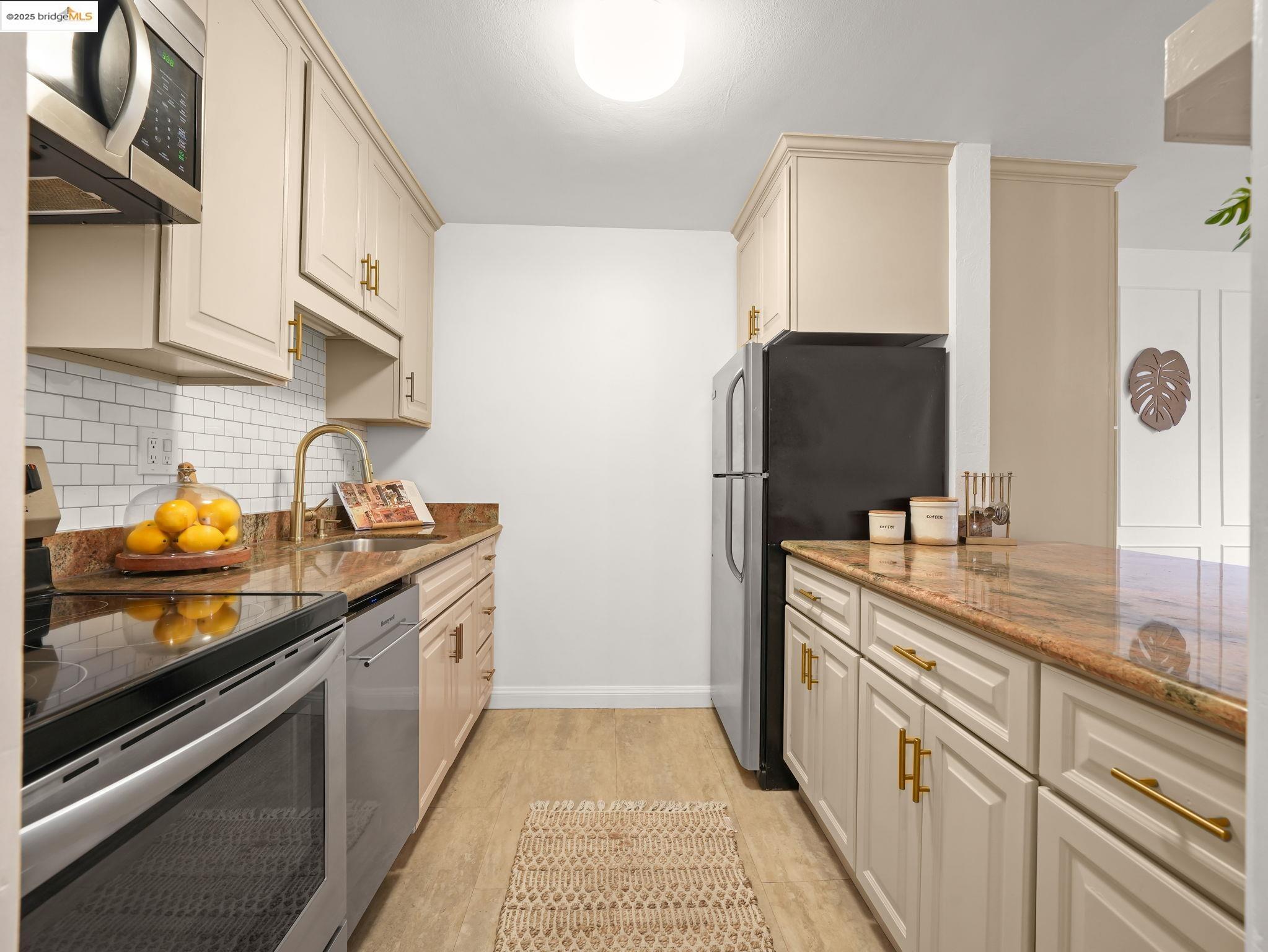 1321 Webster Street, Unit D212 Alameda, CA 94501 - Photo 8 of 47