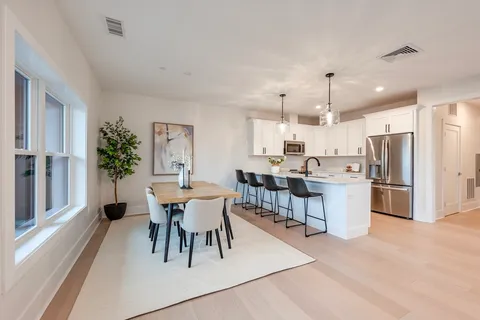 $899,900 | 62 Foundry Street, Unit 202, Wakefield, MA 01880
