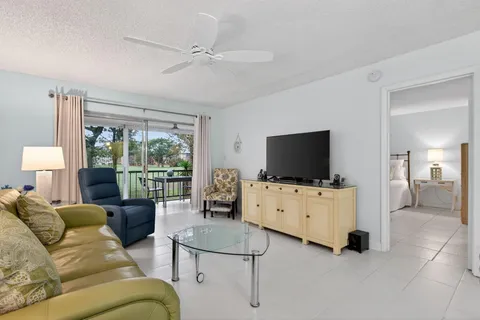 $139,900 | 6080 Northwest 44th Street, Unit 214, Lauderhill, FL 33319