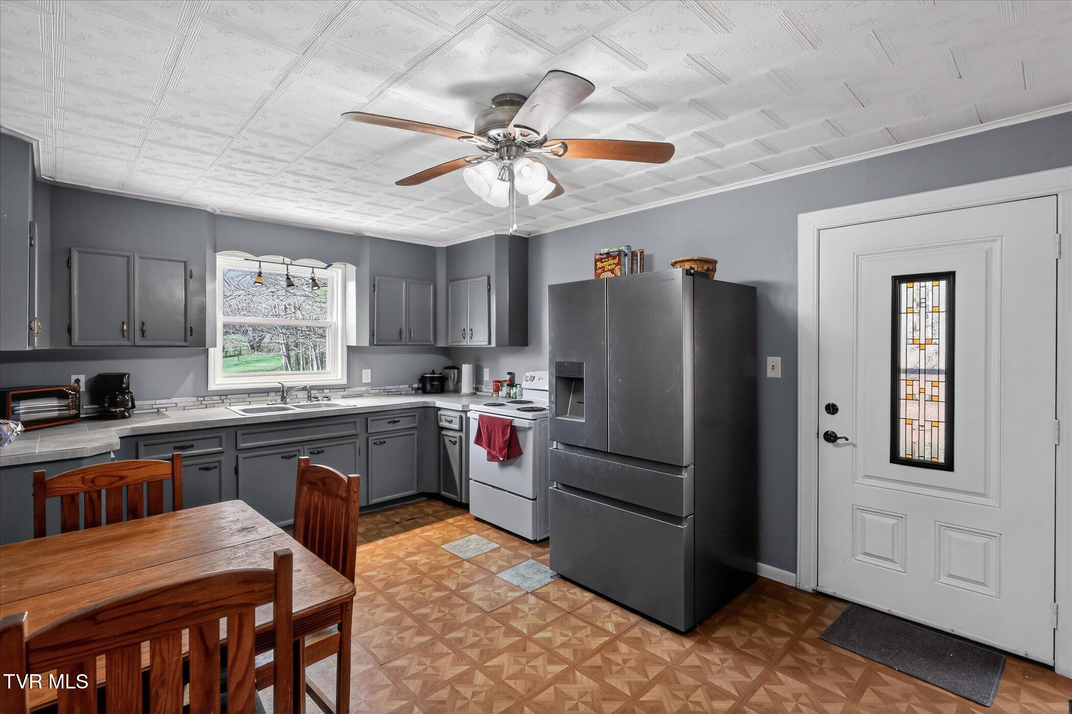 122 Haines Road Erwin, TN 37650 - Photo 11 of 29 09-122-Haines-Rd-Erwin-TN-37650-WindowSt