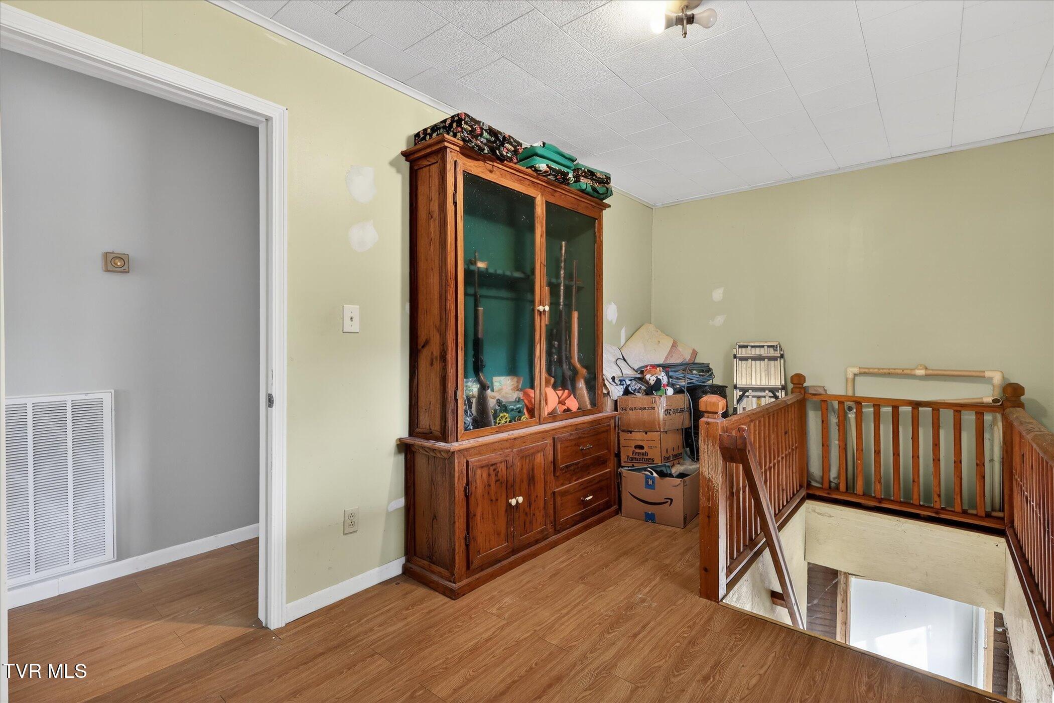 122 Haines Road Erwin, TN 37650 - Photo 21 of 29 15-122-Haines-Rd-Erwin-TN-37650-WindowSt
