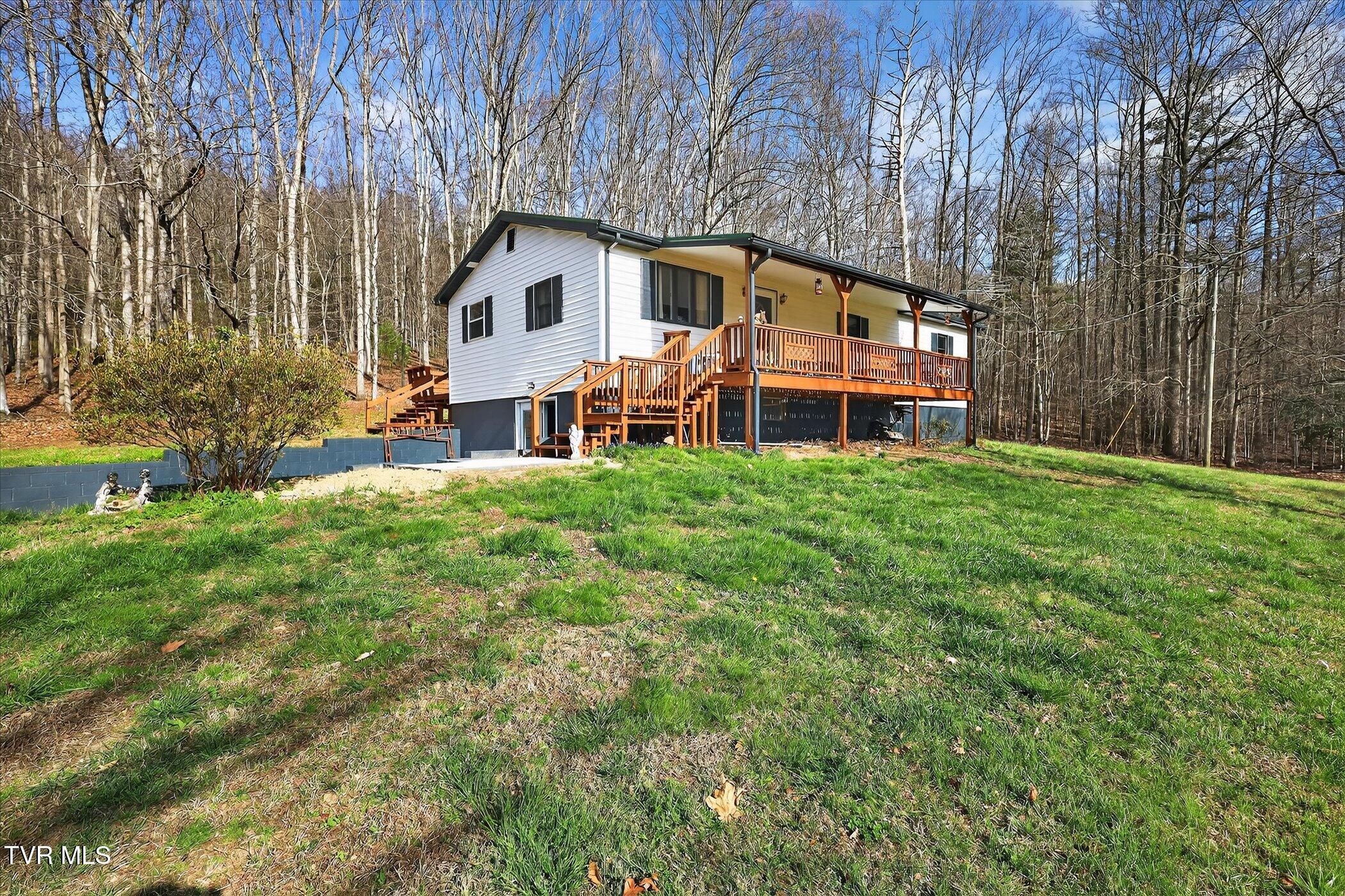 122 Haines Road Erwin, TN 37650 - Photo 3 of 29 04-122-Haines-Rd-Erwin-TN-37650-WindowSt