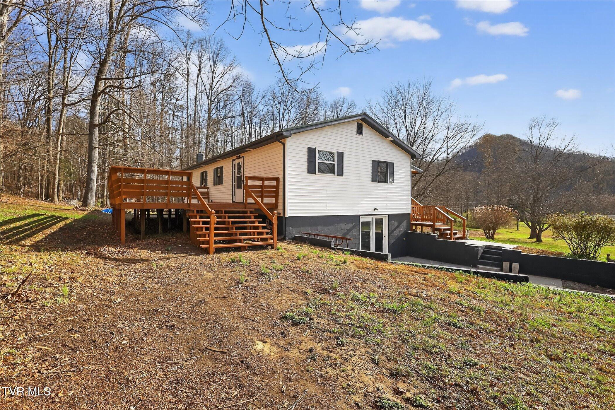 122 Haines Road Erwin, TN 37650 - Photo 8 of 29 30-122-Haines-Rd-Erwin-TN-37650-WindowSt