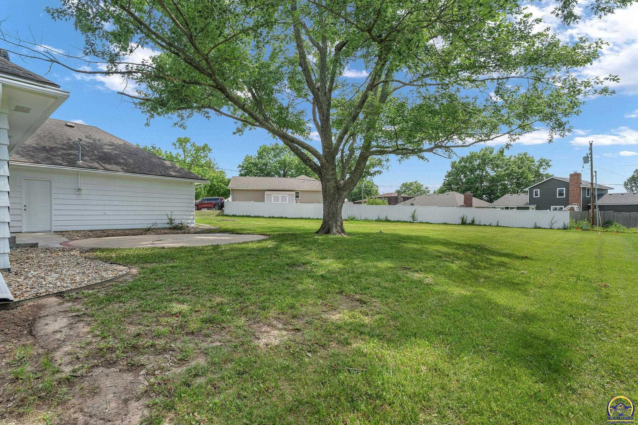 1837 Southwest Cheyenne Road Topeka, KS 66604 - Photo 22 of 49