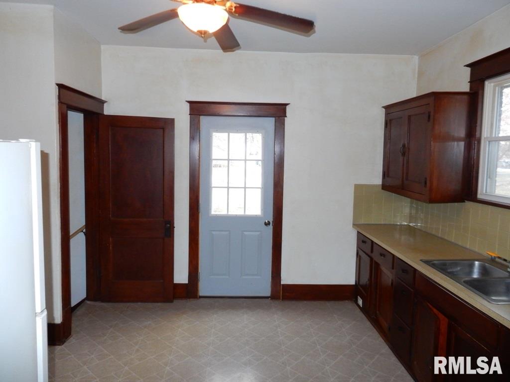 1824 North 9th Street Springfield, IL 62702 - Photo 8 of 18