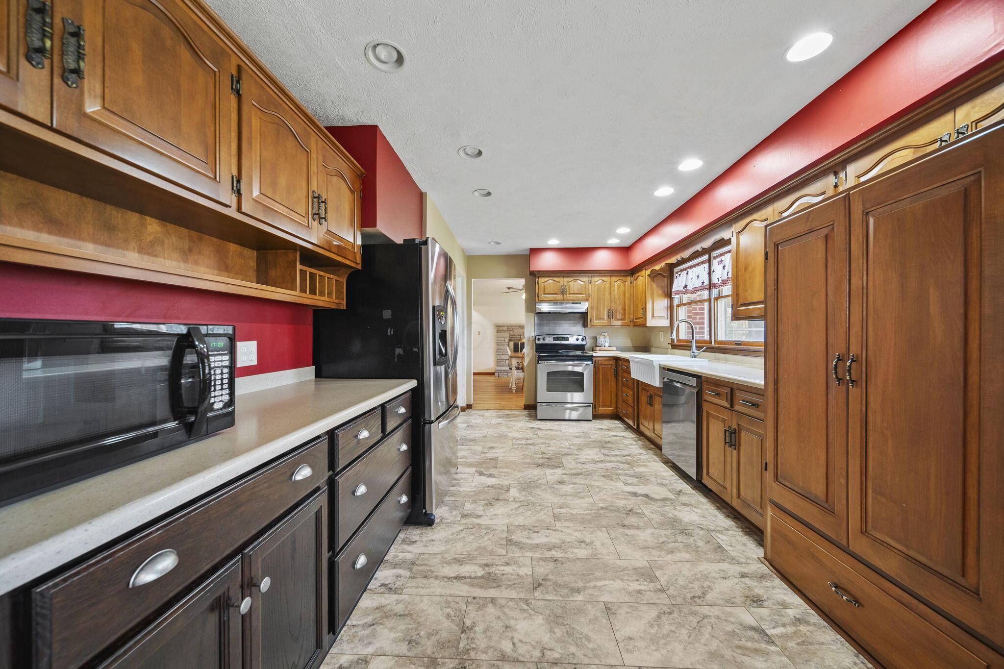 4529 Bell Station Road Circleville, OH 43113 - Photo 8 of 41 Kitchen
