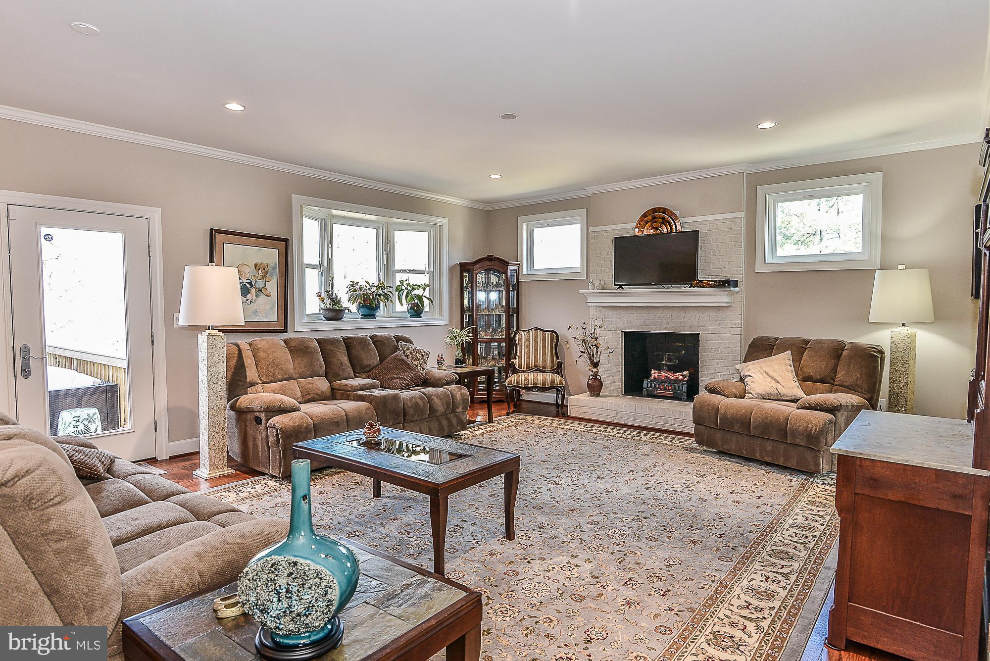 7823 Roundabout Way Springfield, VA 22153 - Photo 13 of 66 Gallery Image 13