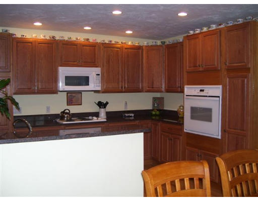 13 Marconi Road Worcester, MA 01606 - Photo 3 of 14 Gallery Image 3