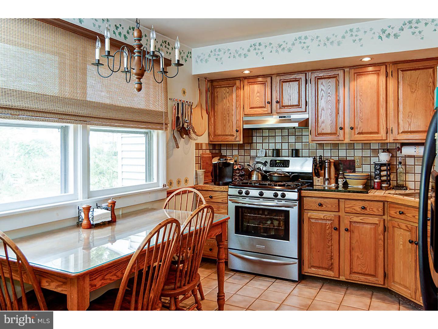 17 Ridgewood Circle Haddonfield, NJ 08033 - Photo 4 of 24 Gallery Image 4