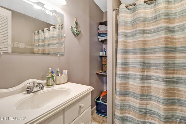 $379,900 | 239 Doc Huling Road, Robbins, TN 37852