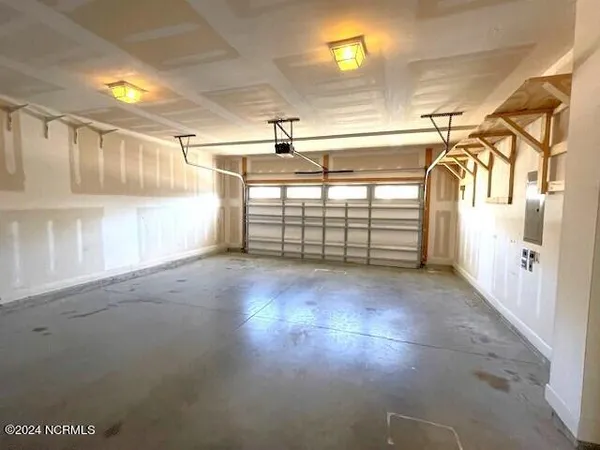 $2,350 | 311 Landing Lane, Sneads Ferry, NC 28460
