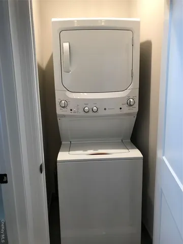 $2,750 | 251 Main Street, Northport, NY 11768