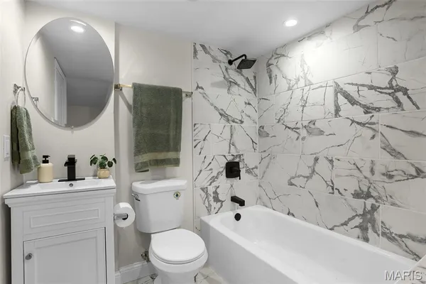 $305,000 | 3718 Oxford Boulevard, St. Louis, MO 63143
