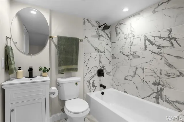 $335,000 | 3718 Oxford Boulevard, St. Louis, MO 63143