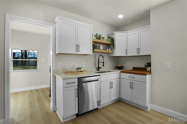 $335,000 | 3718 Oxford Boulevard, St. Louis, MO 63143