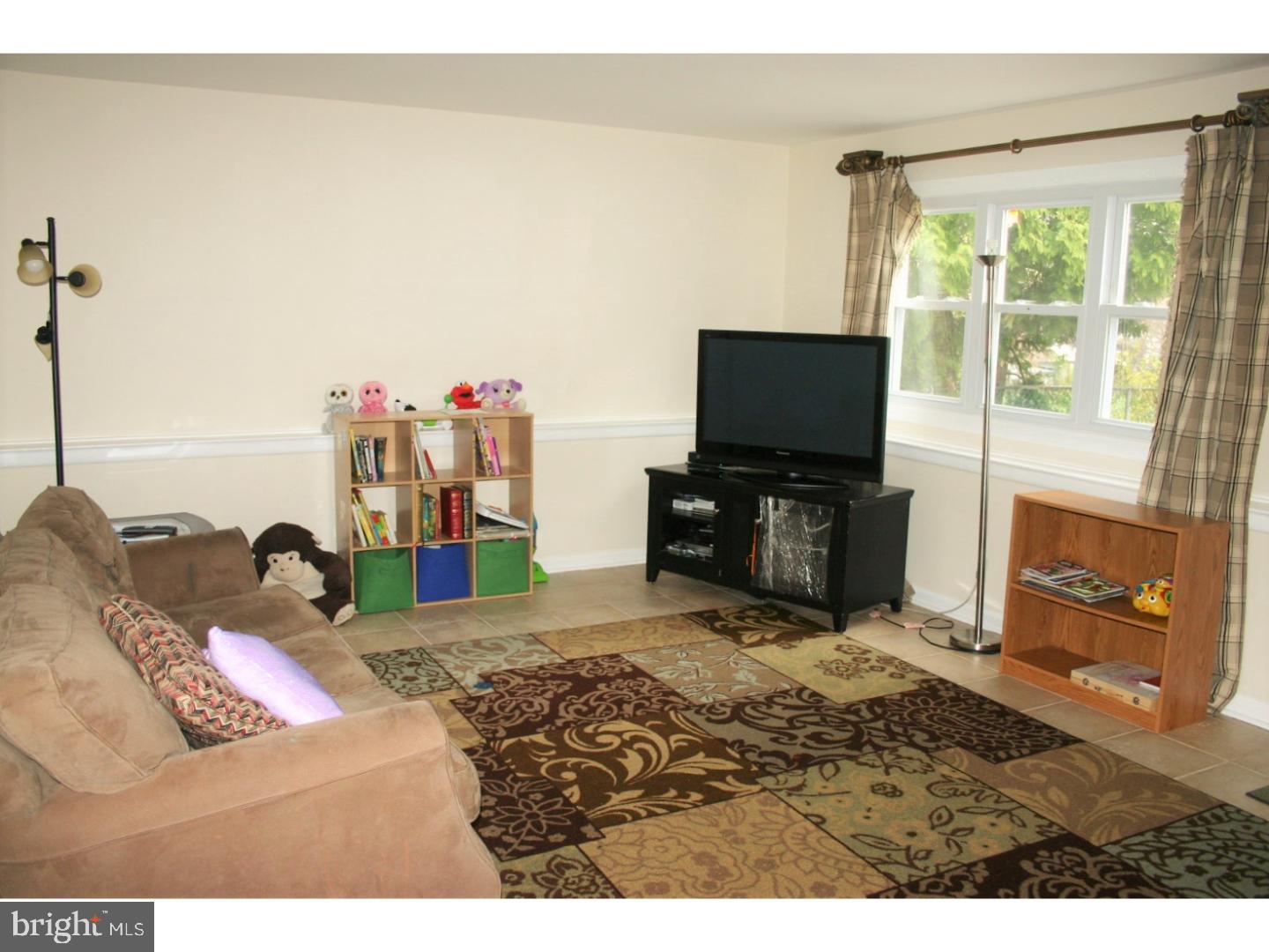 9715 Laramie Road Philadelphia, PA 19115 - Photo 18 of 24 Family Room