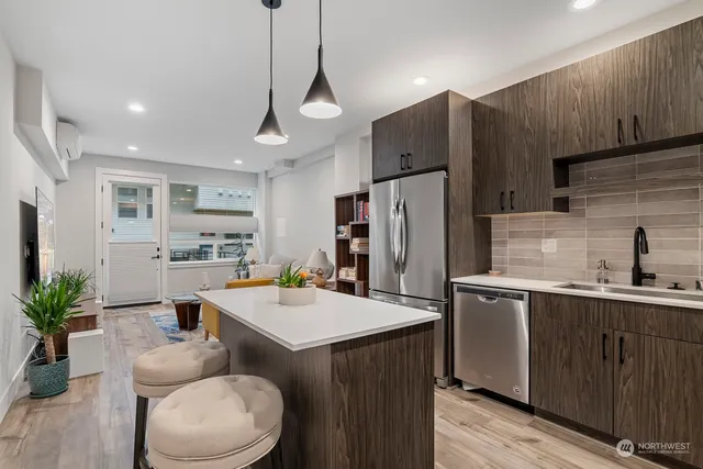 $614,500 | 1620 South Lane Street, Unit E, Seattle, WA 98144