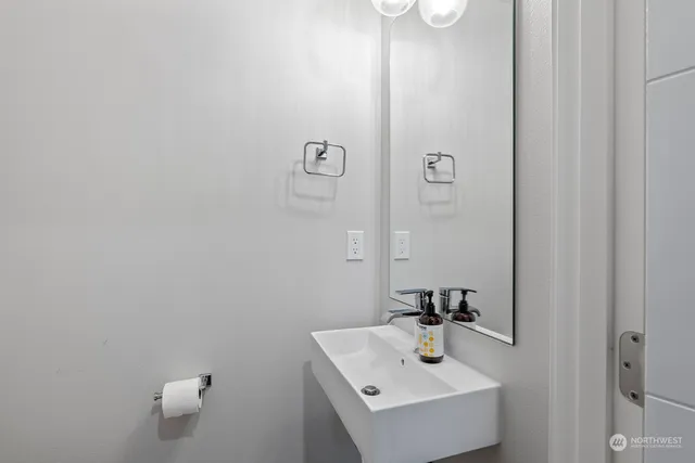 $614,500 | 1620 South Lane Street, Unit E, Seattle, WA 98144