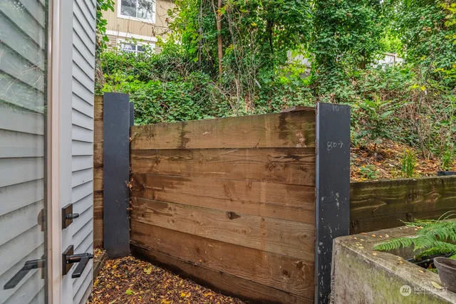 $614,500 | 1620 South Lane Street, Unit E, Seattle, WA 98144