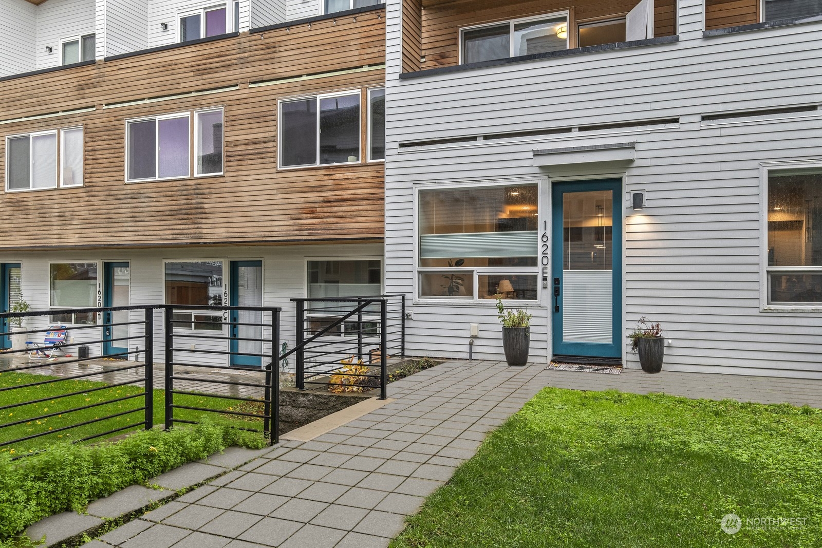 1620 South Lane Street, Unit E Seattle, WA 98144 - Photo 3 of 29