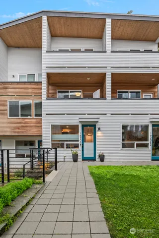 $614,500 | 1620 South Lane Street, Unit E, Seattle, WA 98144