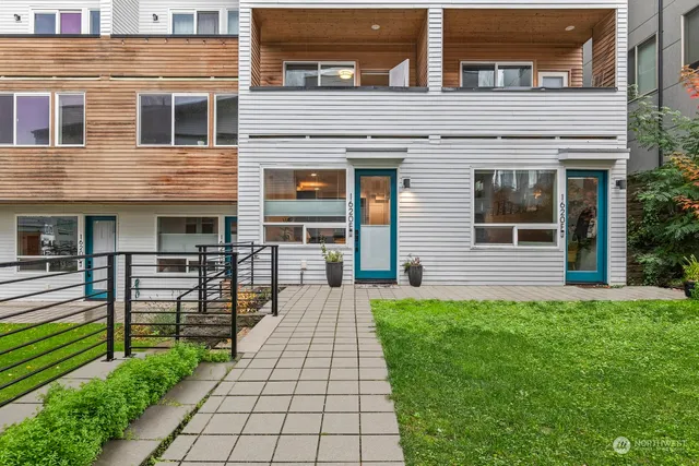$614,500 | 1620 South Lane Street, Unit E, Seattle, WA 98144