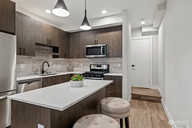 $614,500 | 1620 South Lane Street, Unit E, Seattle, WA 98144