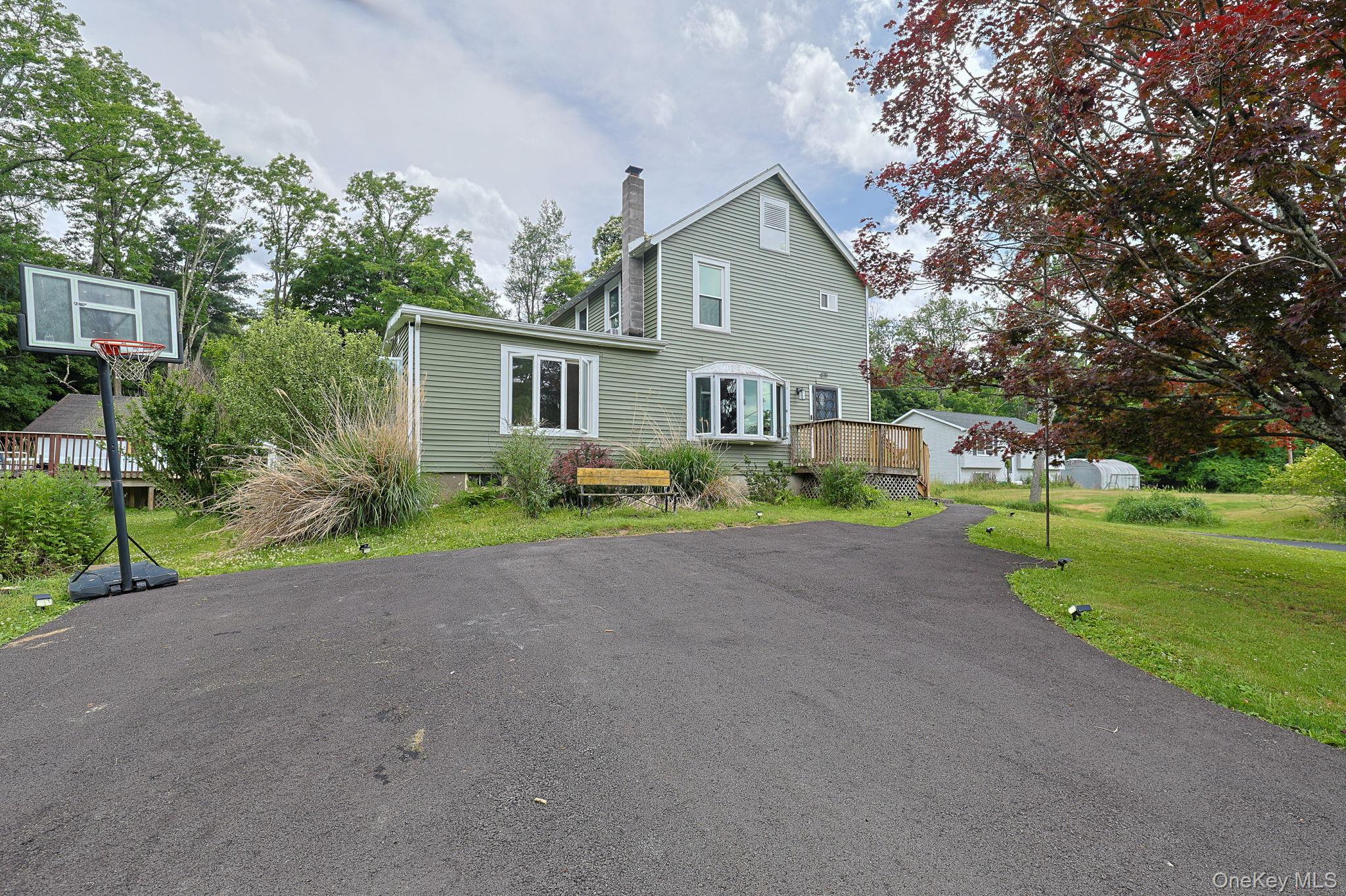678 Prosperous Valley Road Middletown, NY 10940 - Photo 1 of 33
