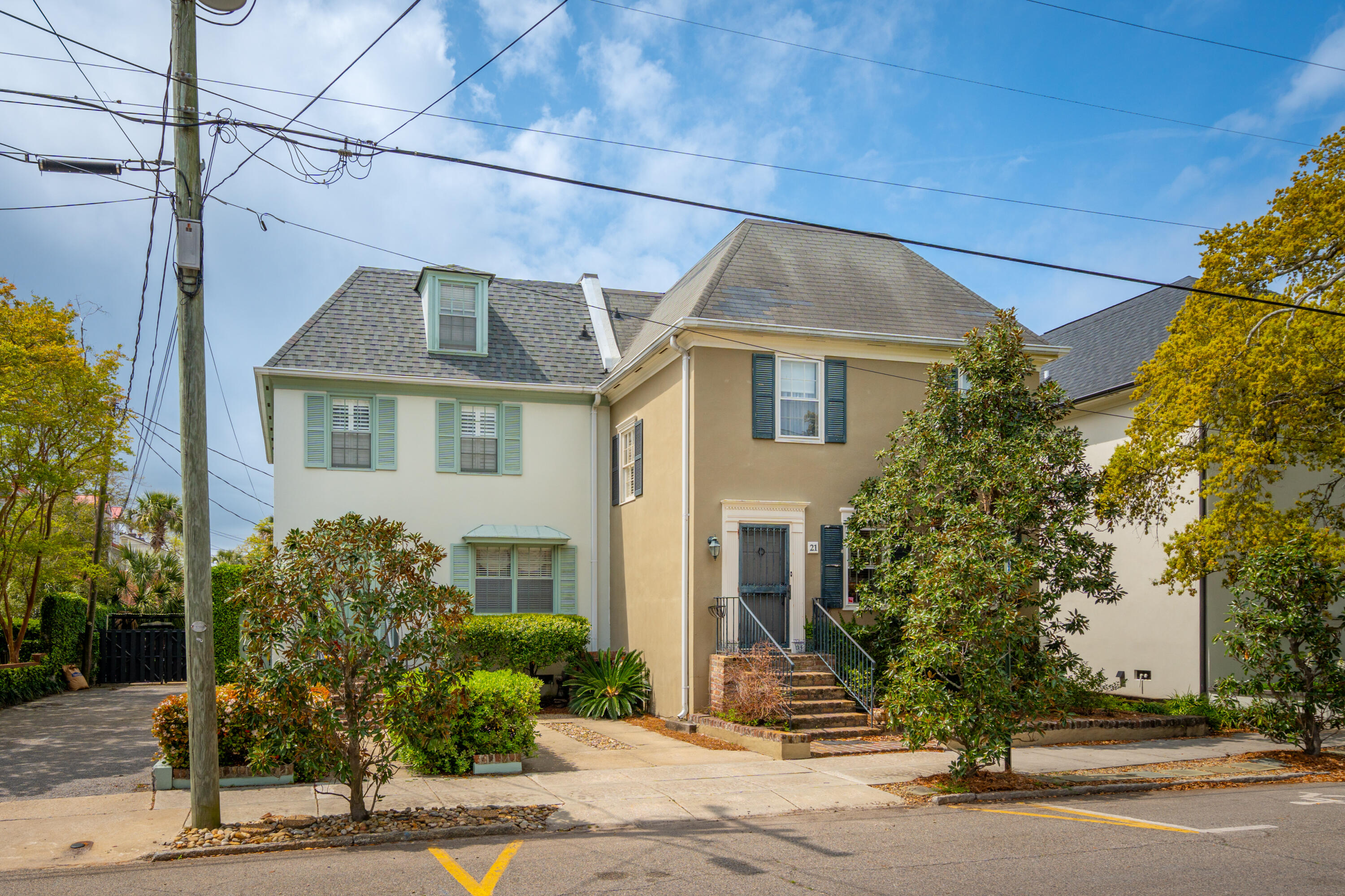 21 Rutledge Avenue Charleston, SC 29401 - Photo 1 of 1 21RutledgeAve-KeenEyeMarketing-001